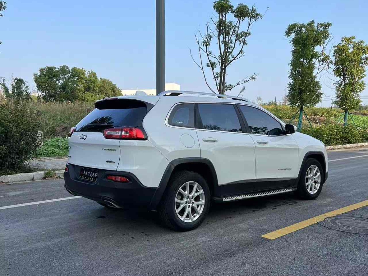 Jeep 自由光  2016款 2.4L 領(lǐng)先智能版圖片