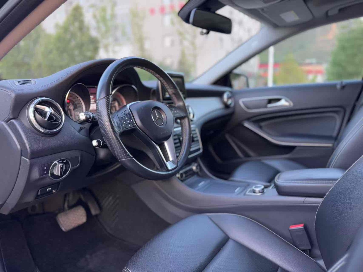 2015年9月奔馳 奔馳GLA  2015款 GLA 220 4MATIC 豪華型
