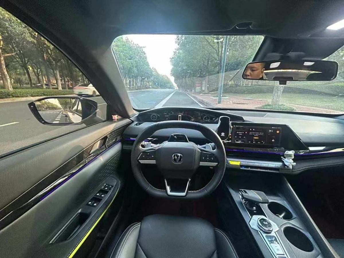 長(zhǎng)安 長(zhǎng)安UNI-V  2022款 1.5T 尊貴型圖片