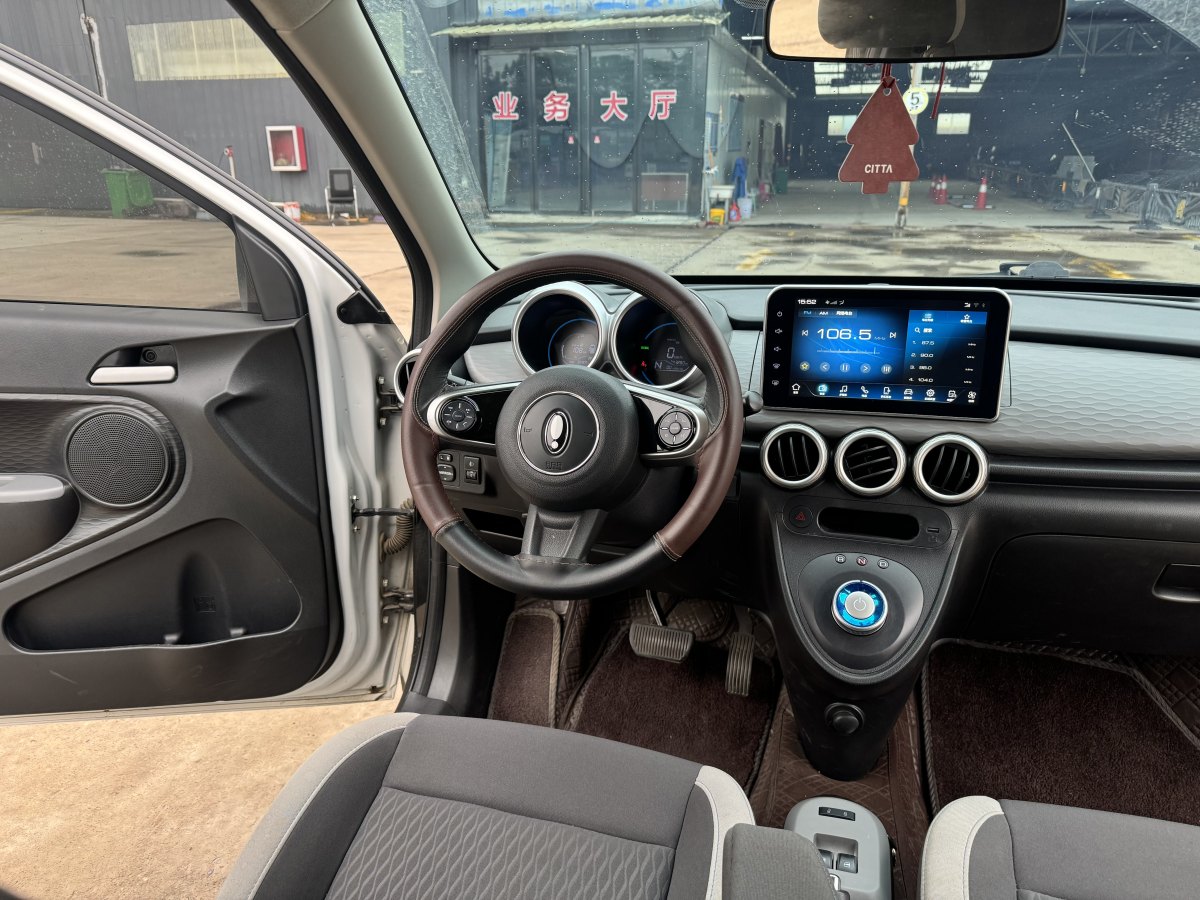 歐拉 歐拉黑貓  2022款 301km 基礎型圖片
