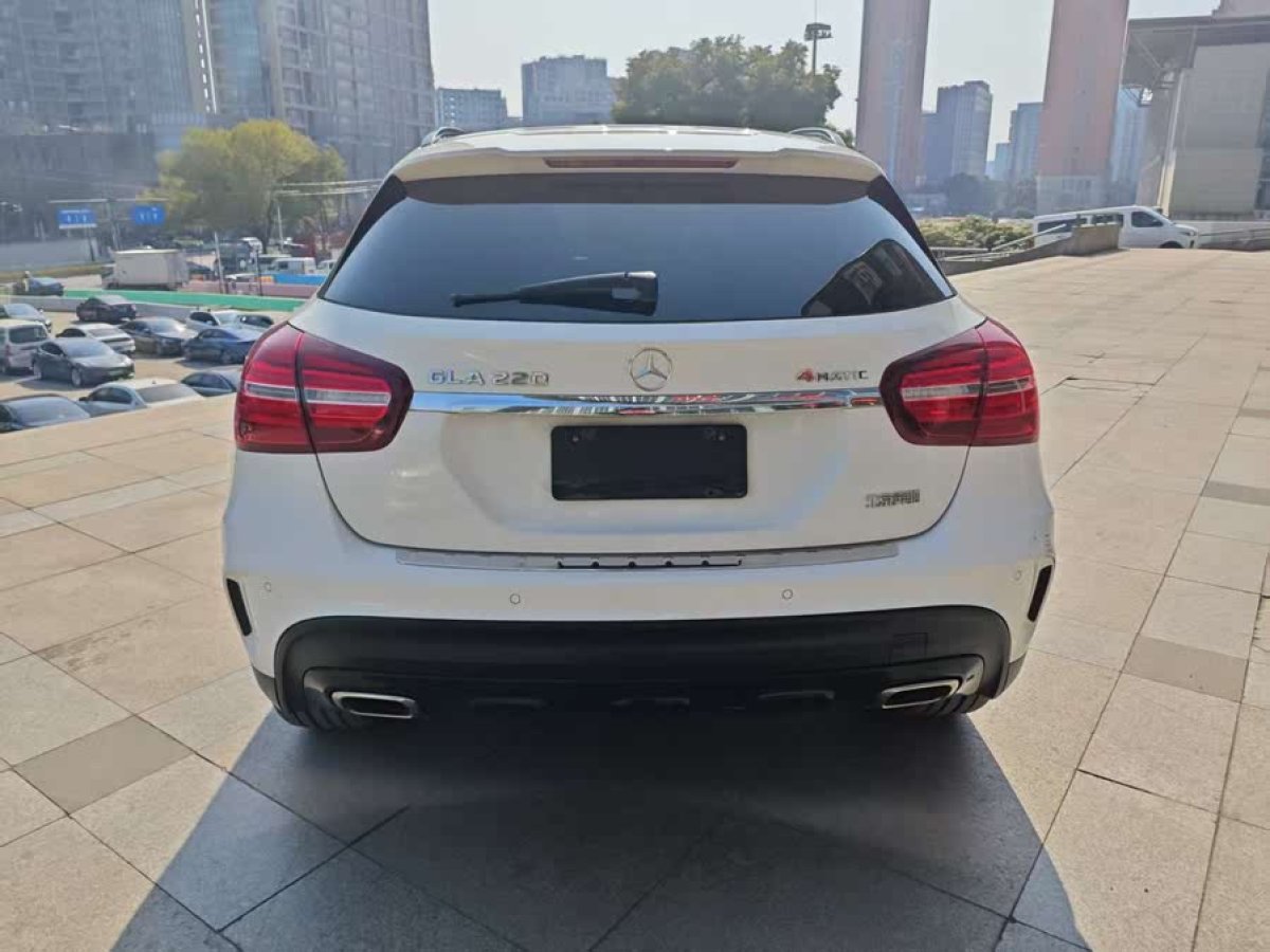 奔馳 奔馳GLA  2018款 GLA 220 4MATIC 運(yùn)動(dòng)型圖片