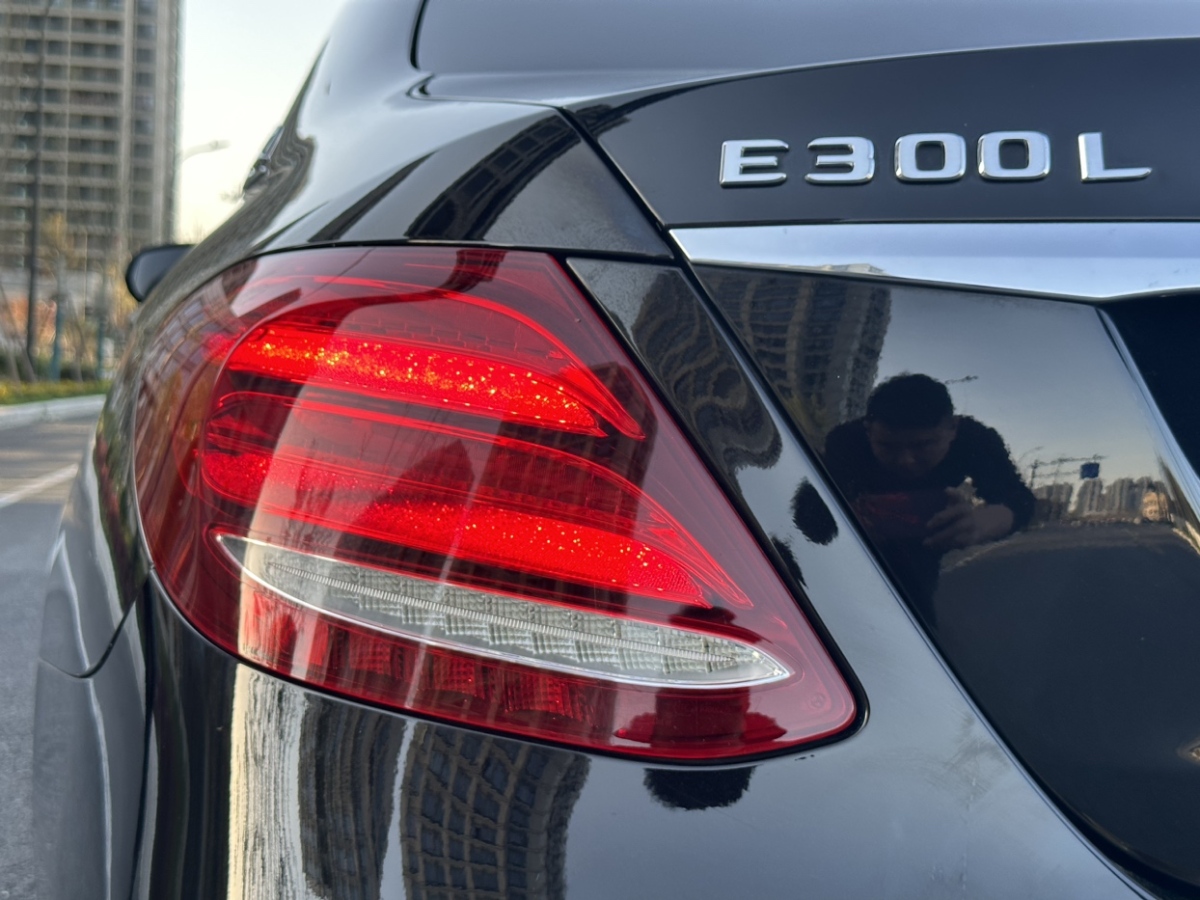 奔驰 奔驰E级  2019款 E 200 L图片