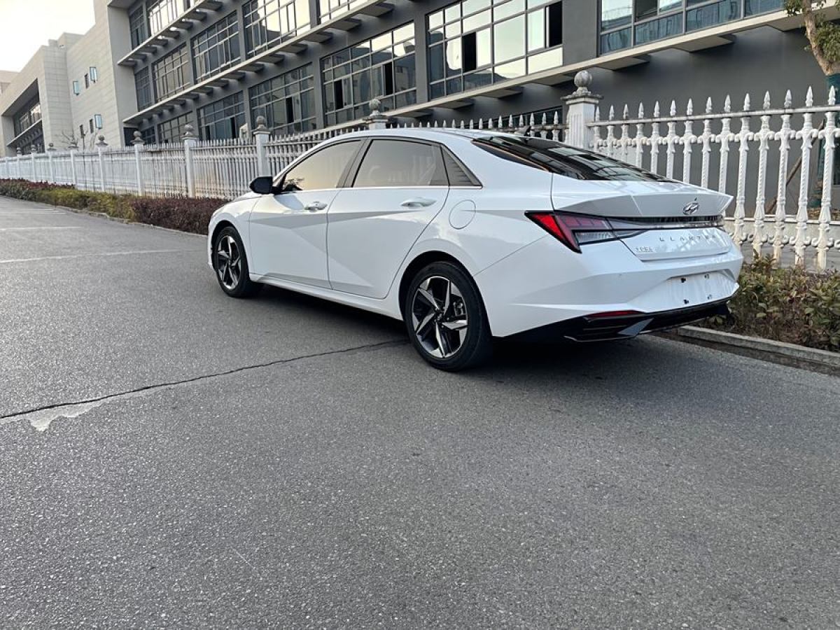 現(xiàn)代 伊蘭特  2022款 1.5L CVT LUX尊貴版圖片