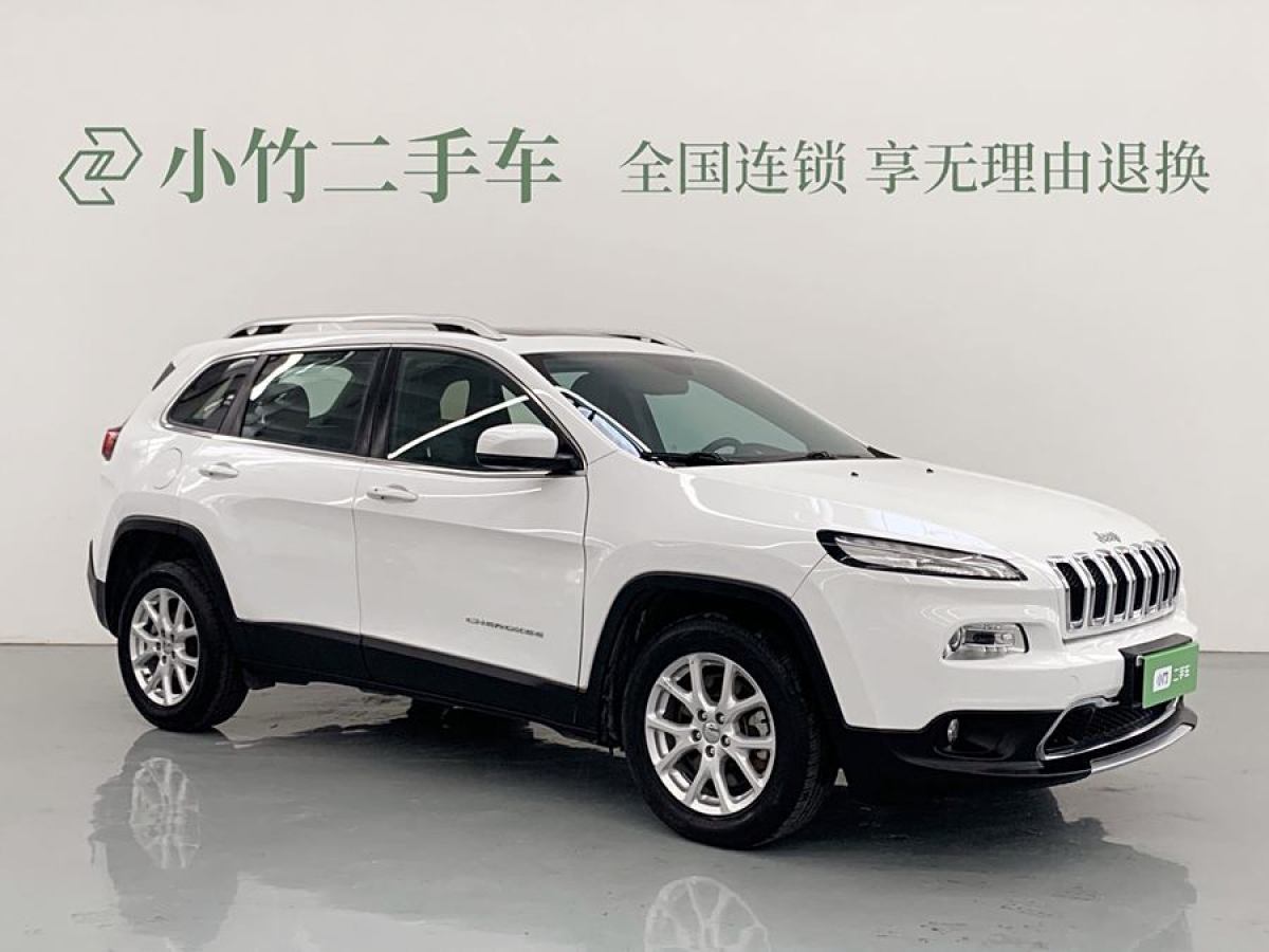 Jeep 自由光  2017款 2.0L 優(yōu)越版圖片