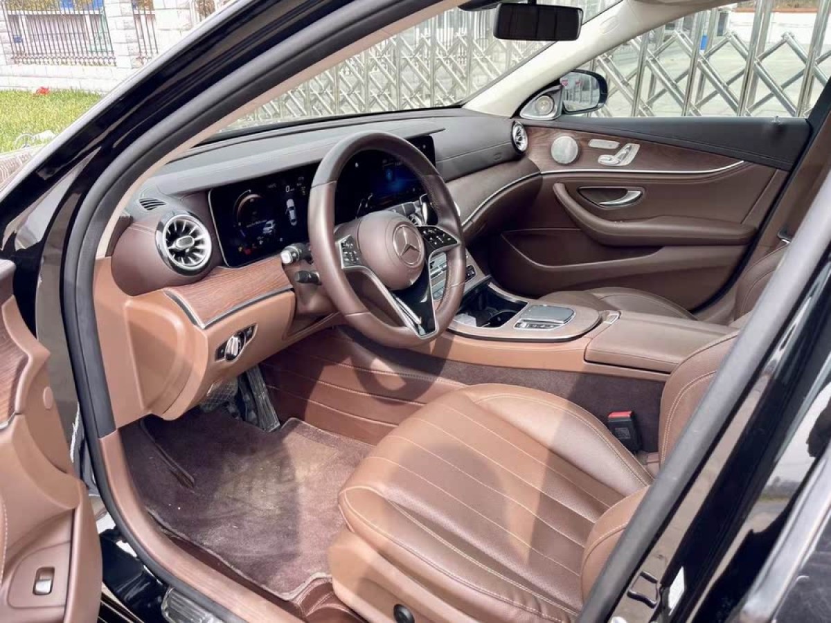 奔馳 奔馳E級(jí)  2023款 改款 E 300 L 時(shí)尚型圖片