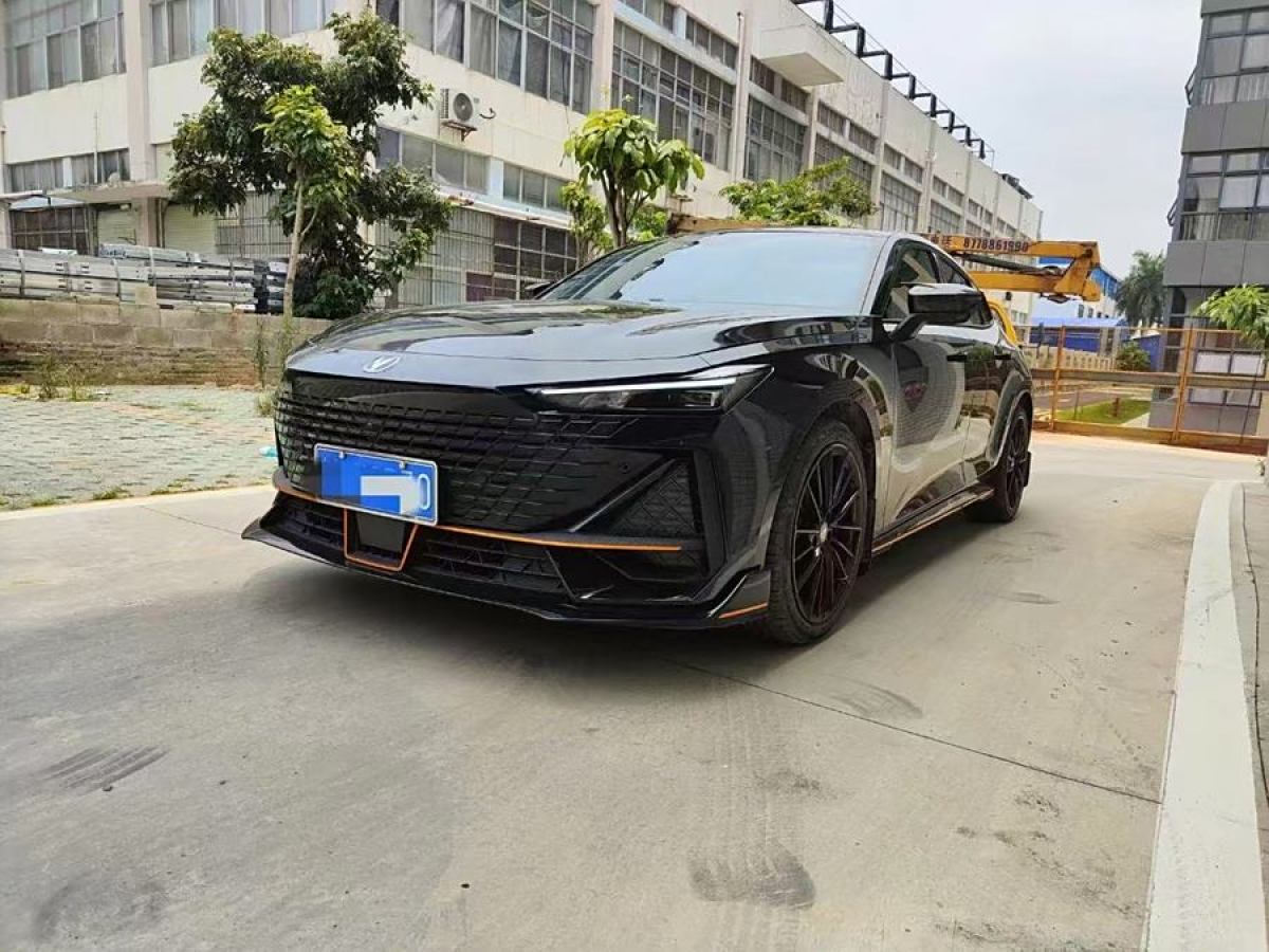 長(zhǎng)安 長(zhǎng)安UNI-V  2022款 1.5T 運(yùn)動(dòng)版圖片