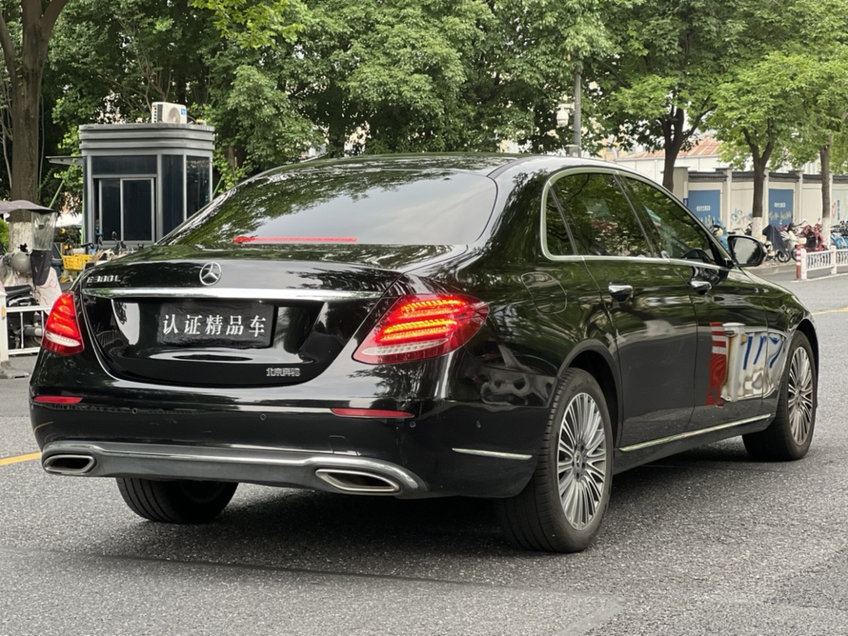 奔馳 奔馳E級  2020款 E 300 L 時(shí)尚型圖片