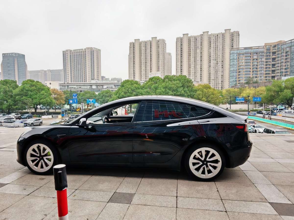 特斯拉 Model 3  2022款 改款 后輪驅(qū)動版圖片