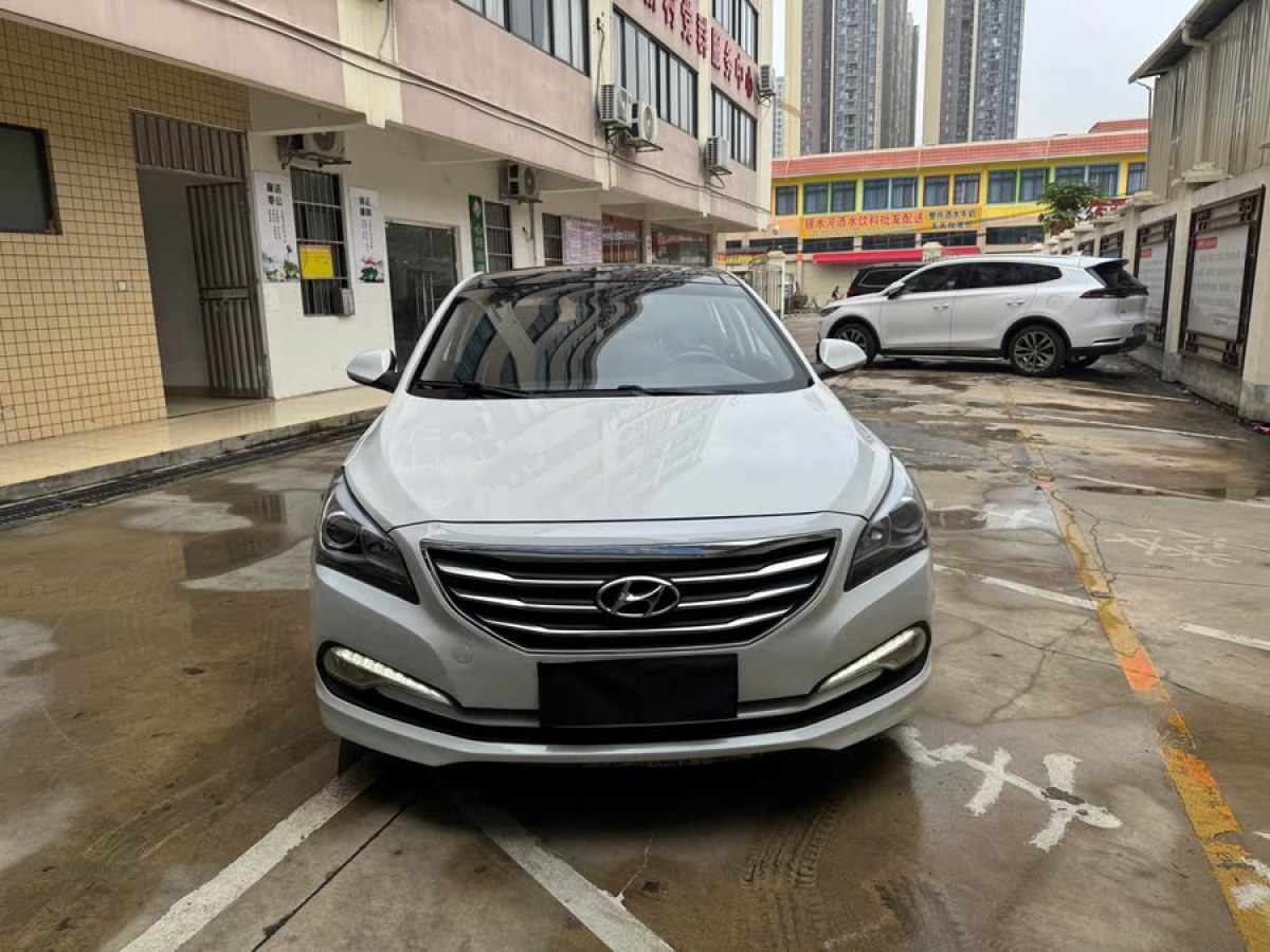 現(xiàn)代 名圖  2016款 1.8L 自動尊貴型DLX圖片