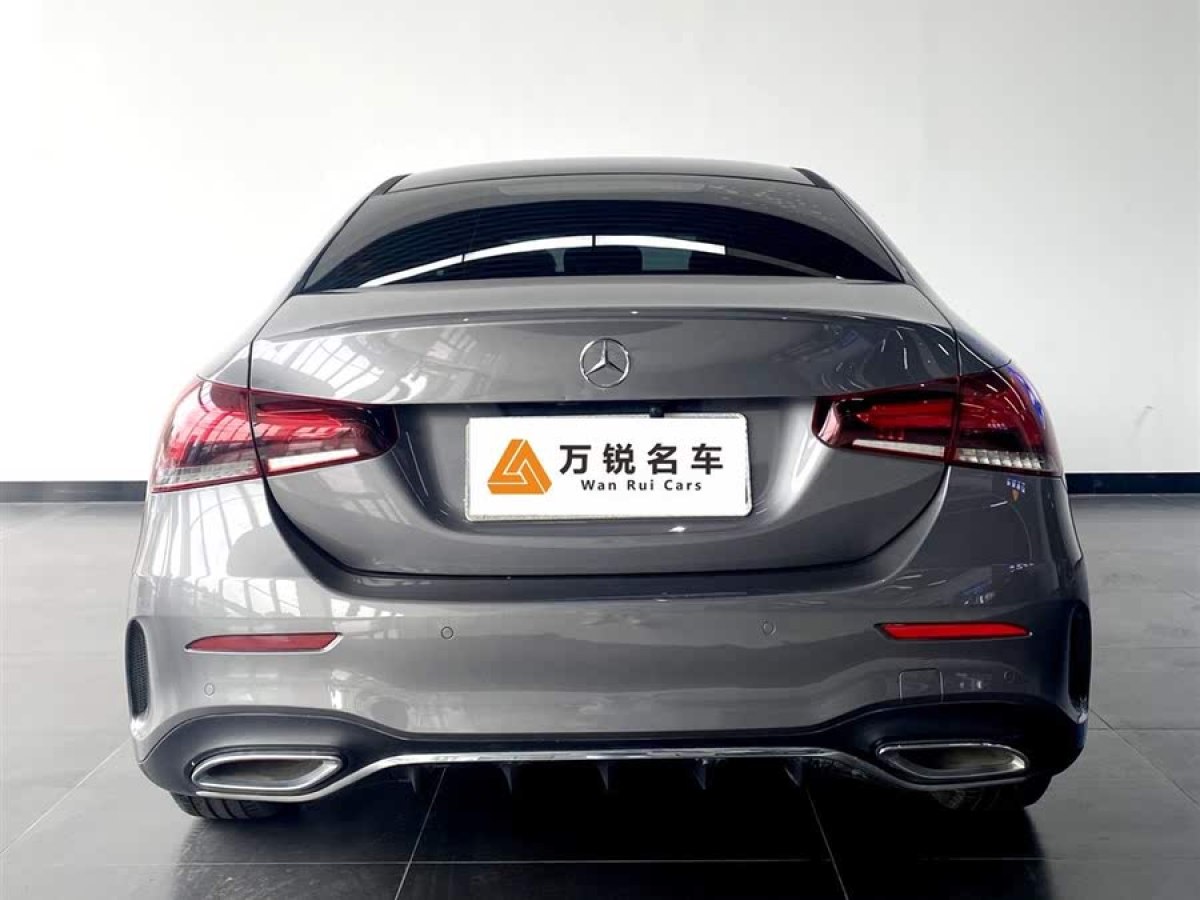 奔馳 奔馳A級(jí)  2021款 A 200 L 運(yùn)動(dòng)轎車時(shí)尚型圖片