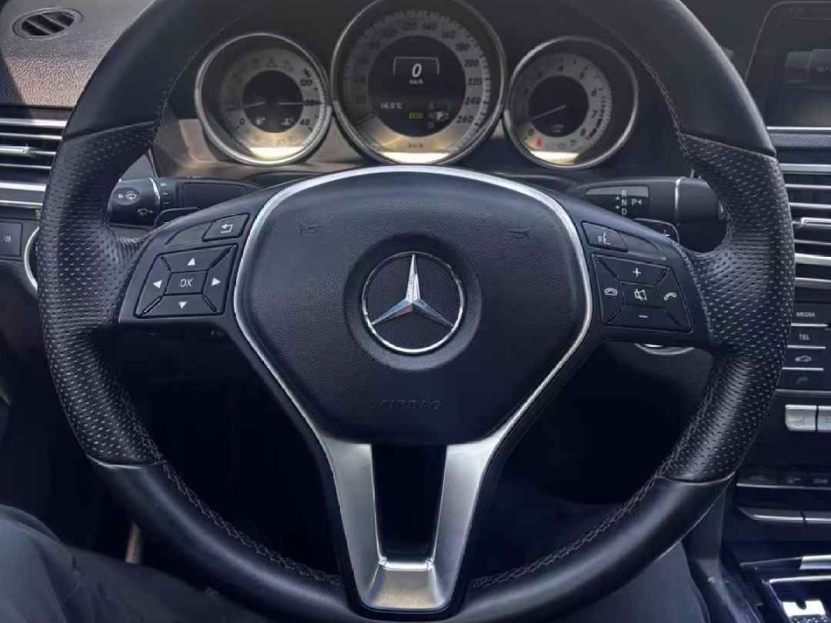 奔馳 奔馳E級(jí)  2015款 E 260 L 豪華型圖片