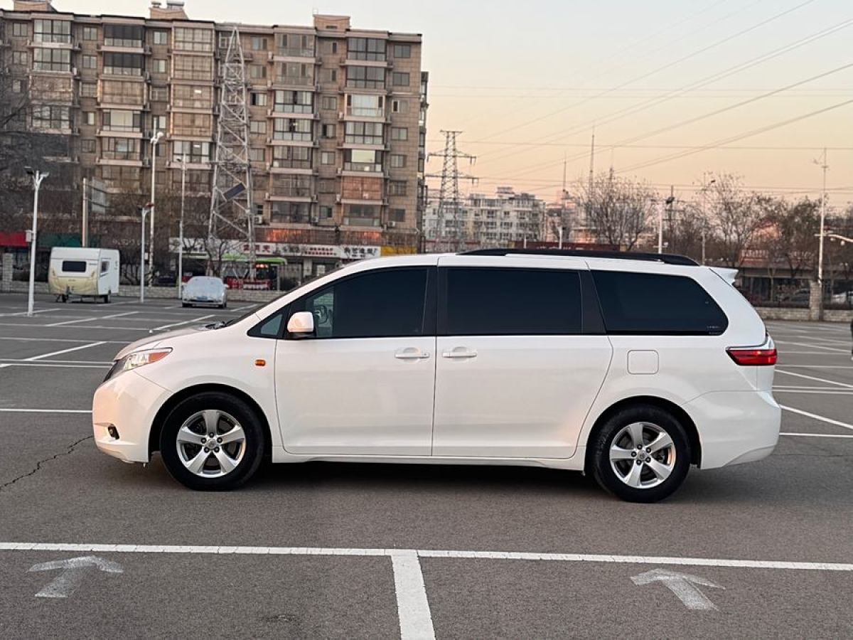 豐田 塞納  2015款 3.5L 兩驅(qū)LE圖片