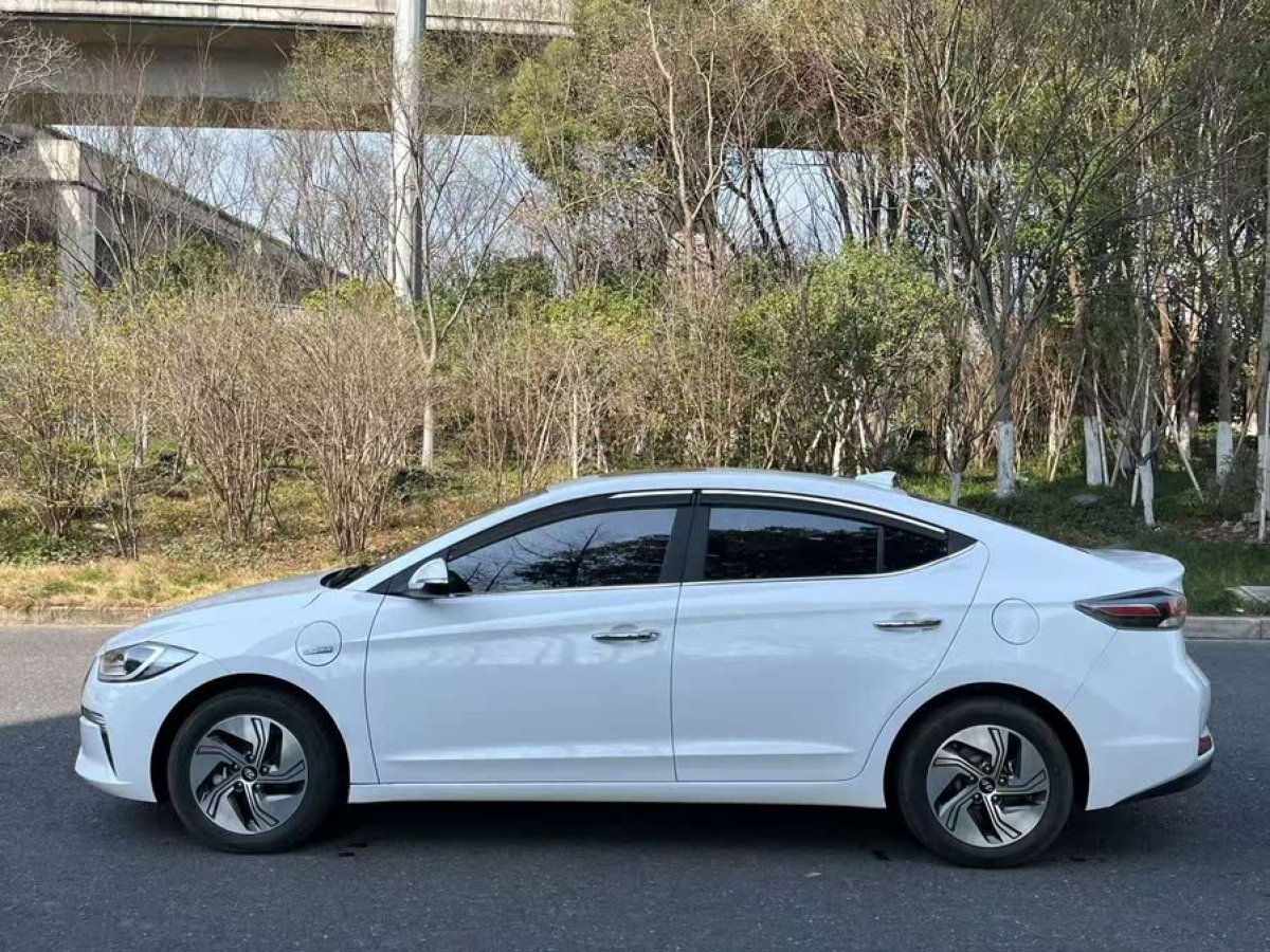 2021年11月現(xiàn)代 領(lǐng)動插電混動  2019款 1.6L PHP 智行版