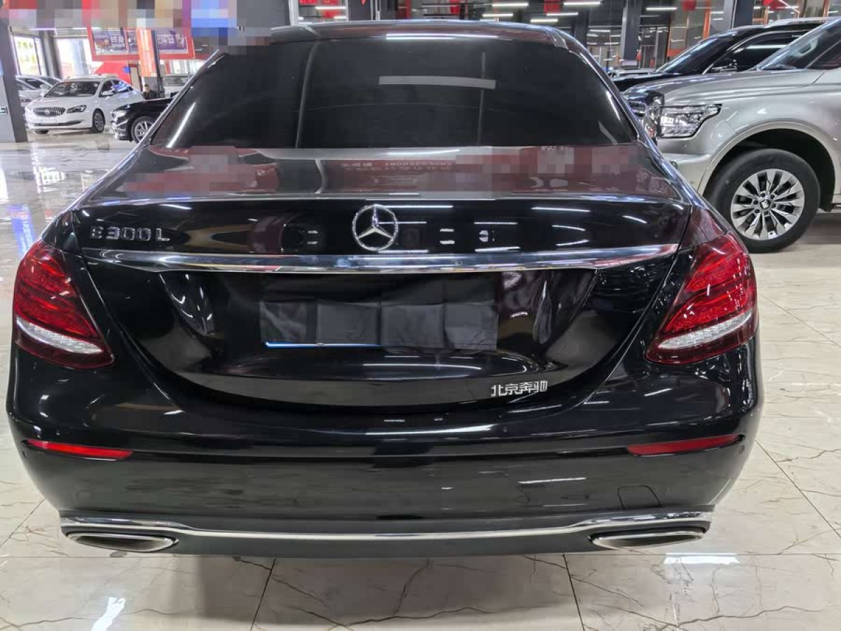 奔馳 奔馳E級  2018款 改款 E 300 L 豪華型圖片