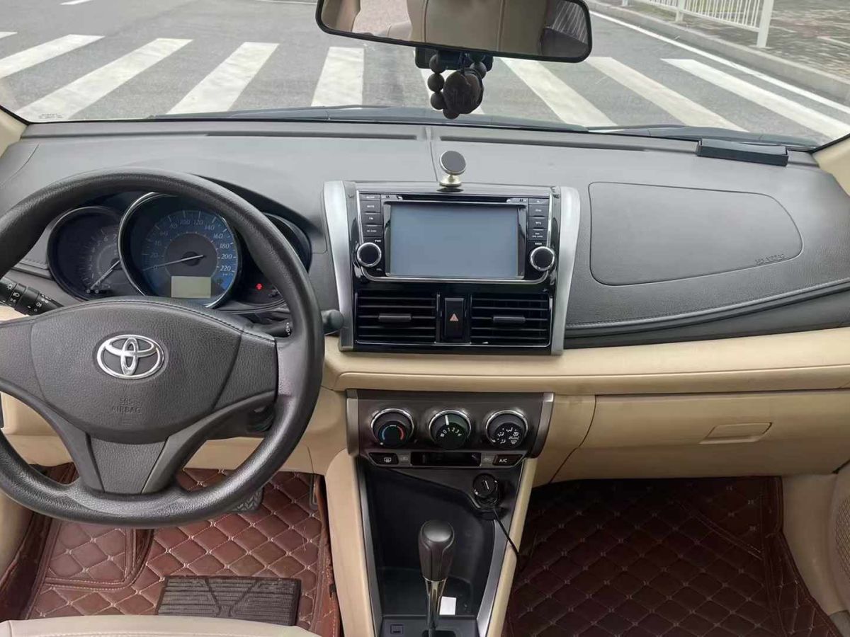 豐田 雅力士  2014款 YARiS L 致炫 1.3 靈動(dòng)版圖片