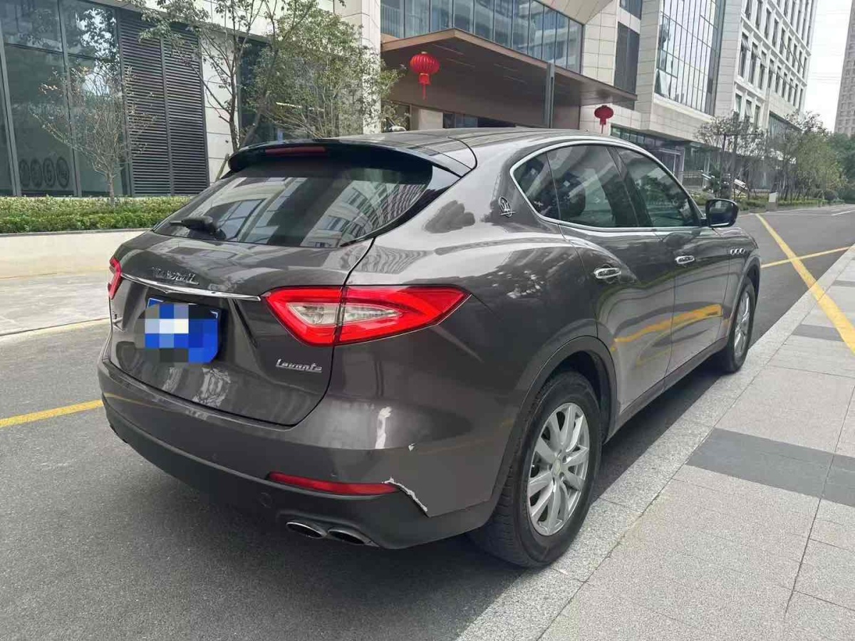 瑪莎拉蒂 Levante  2018款 3.0T 350Hp 經(jīng)典版圖片