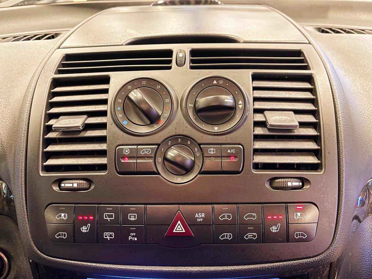 奔驰 奔驰唯雅诺  2011款 3.5L 125周年纪念版 7座图片