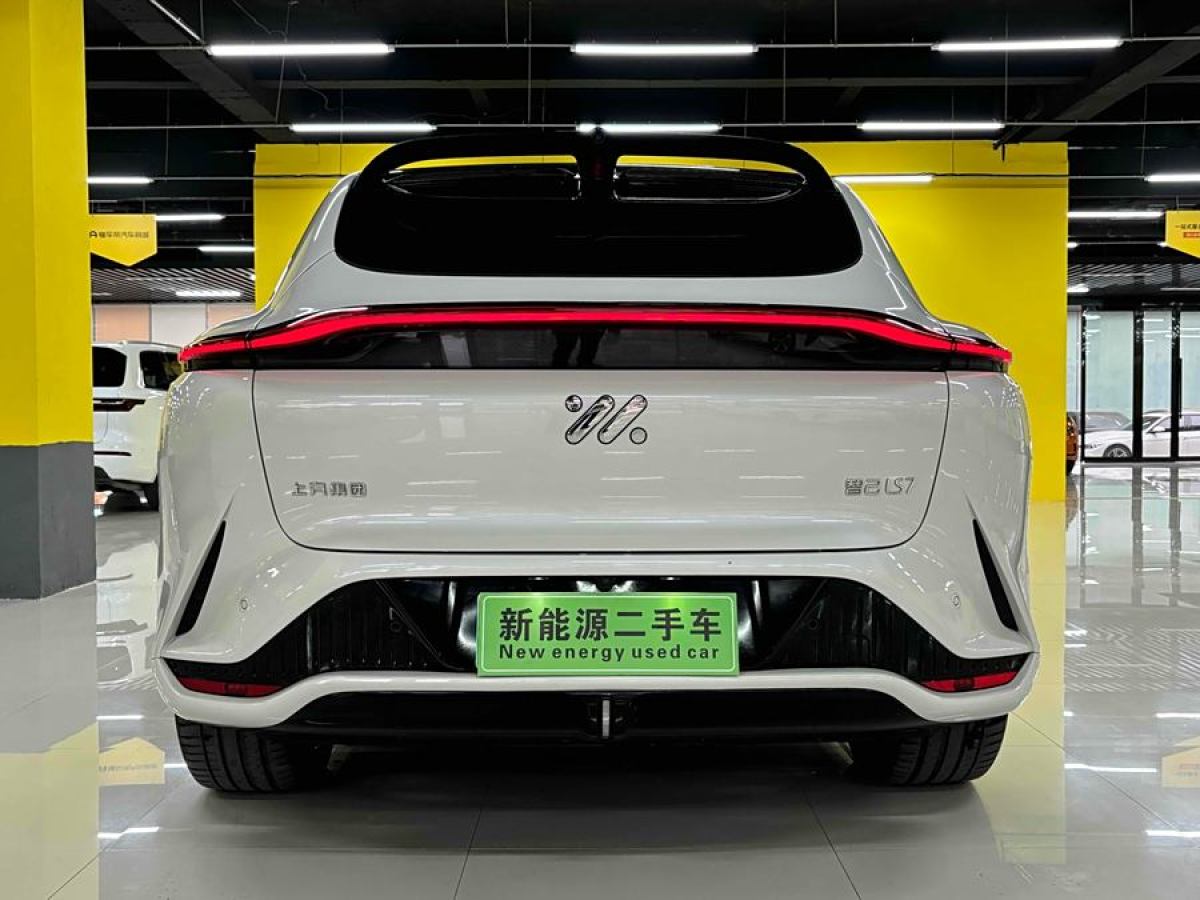 智己 智己LS7  2023款 100kWh Pro四驅(qū)版圖片