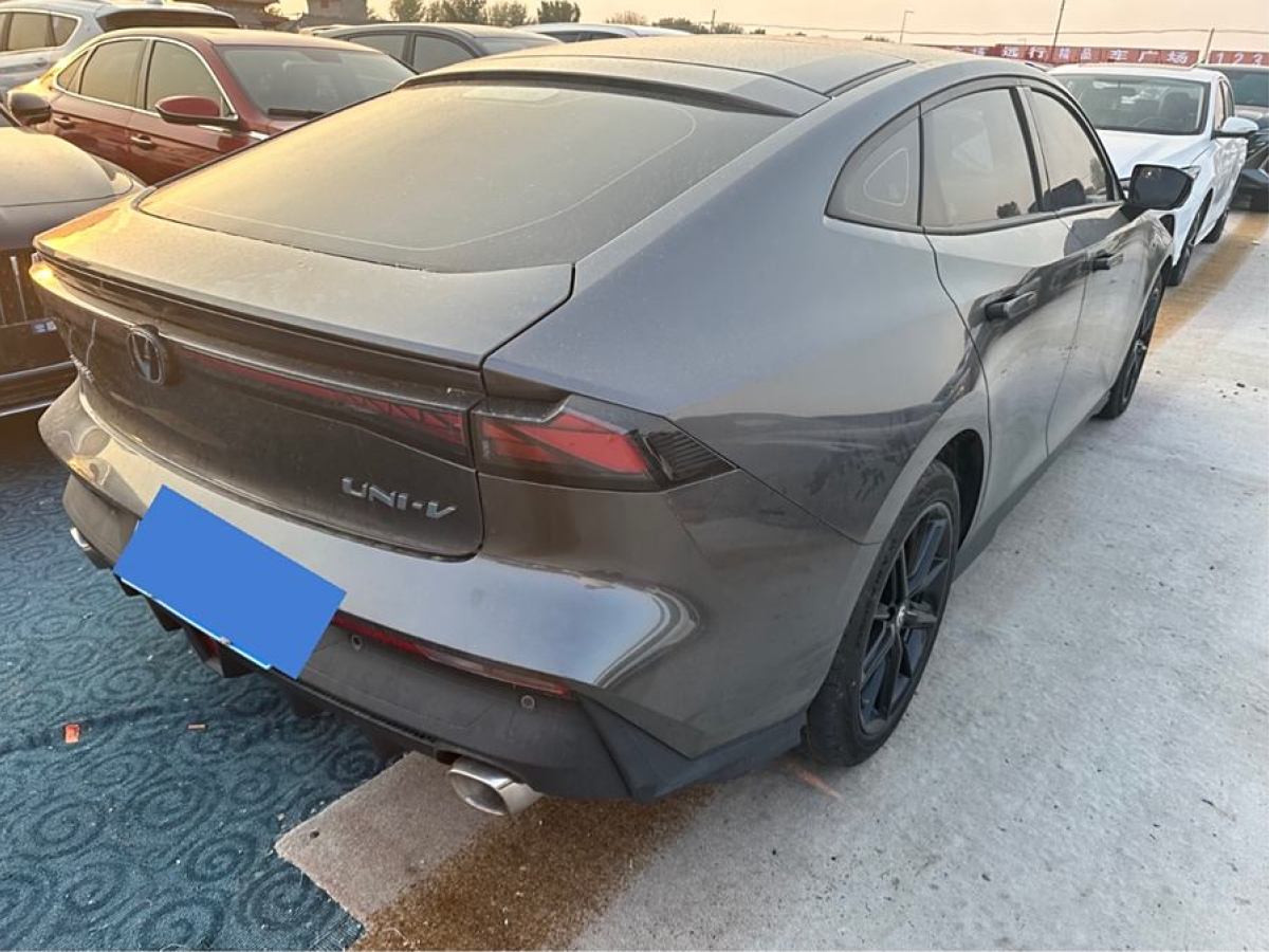 長(zhǎng)安 長(zhǎng)安UNI-V  2022款 1.5T 尊貴型圖片