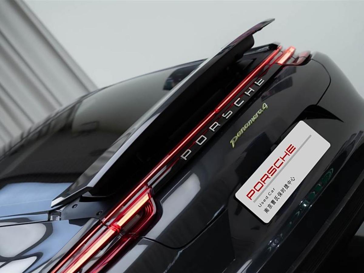 2018年9月保時(shí)捷 Panamera新能源  2017款 Panamera 4 E-Hybrid 行政加長(zhǎng)版 2.9T