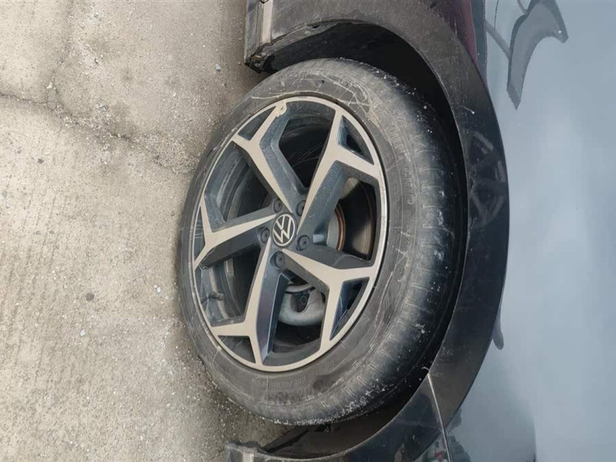 大眾 邁騰  2023款 200萬輛紀念版 330TSI DSG領(lǐng)先型圖片