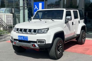 BJ40 北京 2.0T 自動(dòng)四驅(qū)城市獵人版至尊型