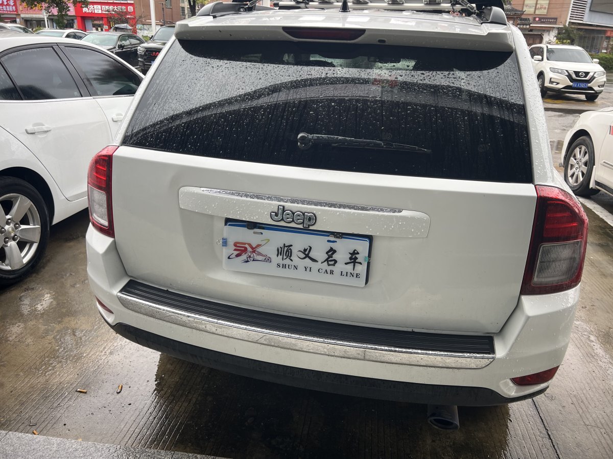 Jeep 指南者  2014款 改款 2.4L 四驅豪華版圖片