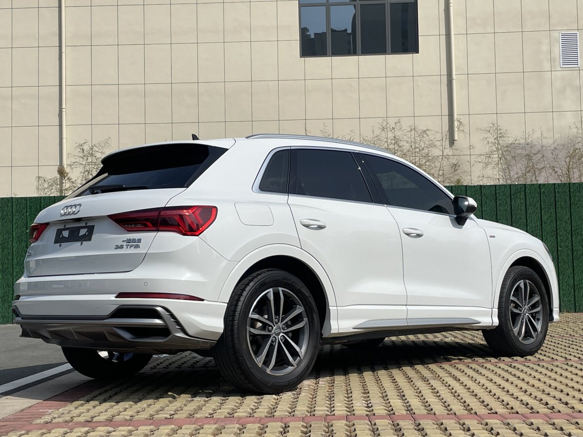 奧迪 奧迪Q3  2024款 35 TFSI 進(jìn)取動感型圖片