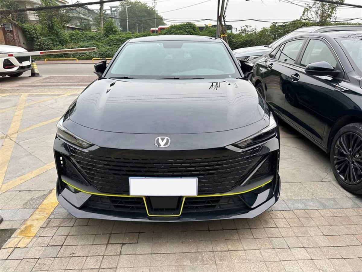 長(zhǎng)安 長(zhǎng)安UNI-V  2022款 1.5T 運(yùn)動(dòng)版圖片