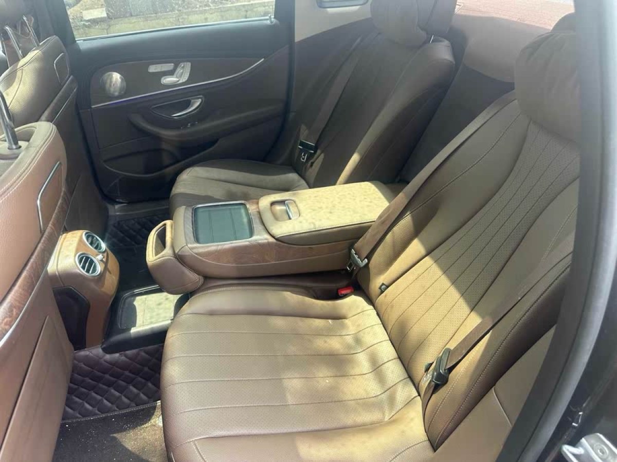 奔馳 奔馳E級(jí)  2019款 改款 E 300 L 豪華型圖片