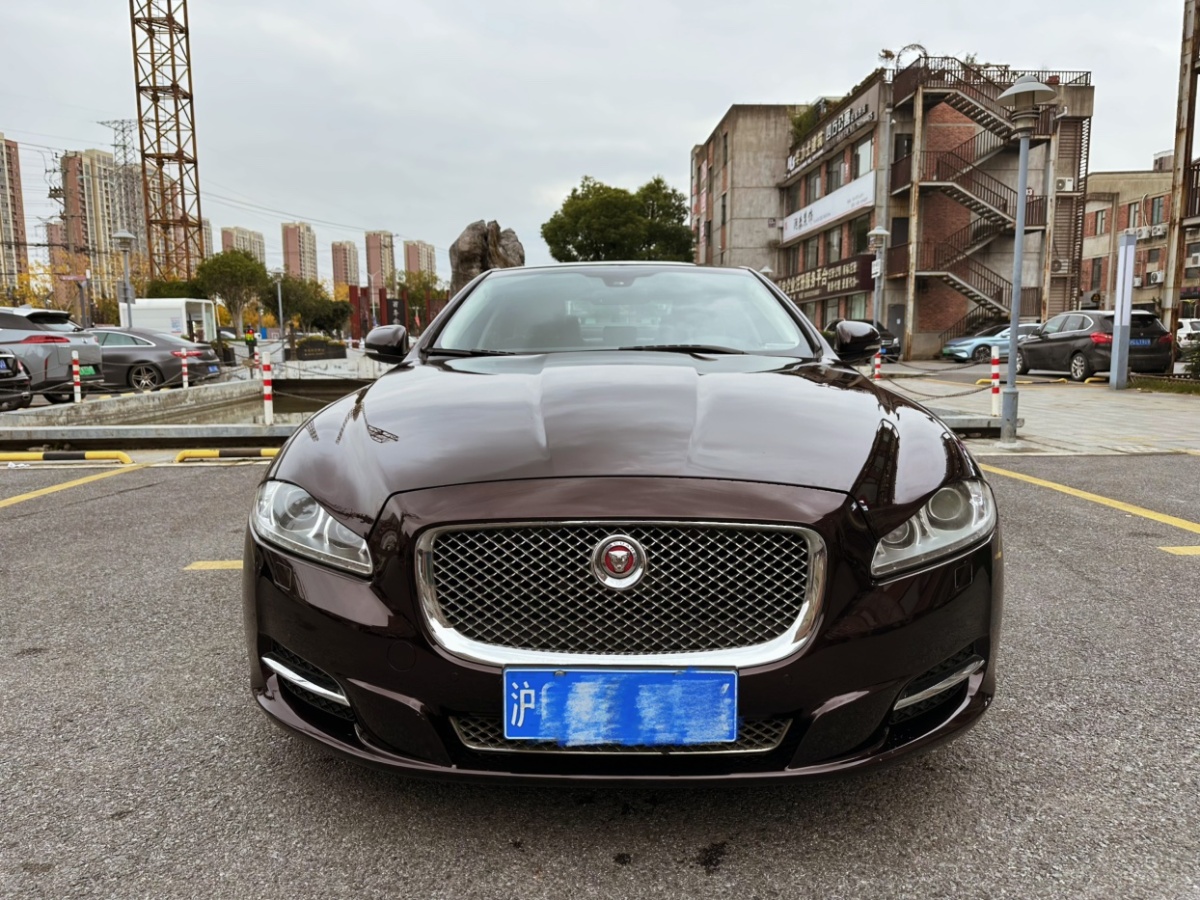 捷豹 XJ  2015款 XJL 3.0 SC 典雅商務(wù)80周年典藏版圖片