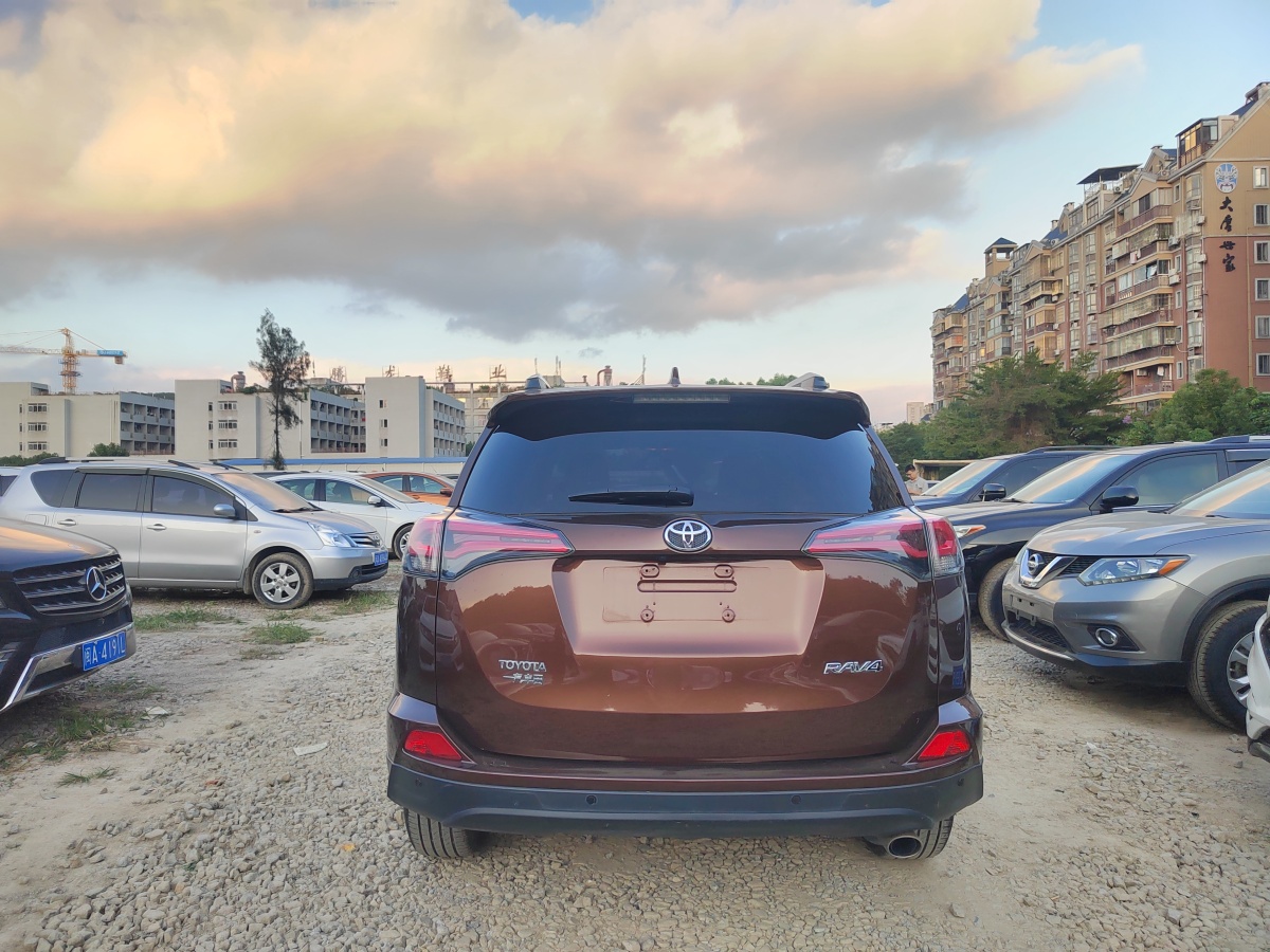 豐田 RAV4  2016款 榮放 2.0L CVT兩驅(qū)風尚版圖片