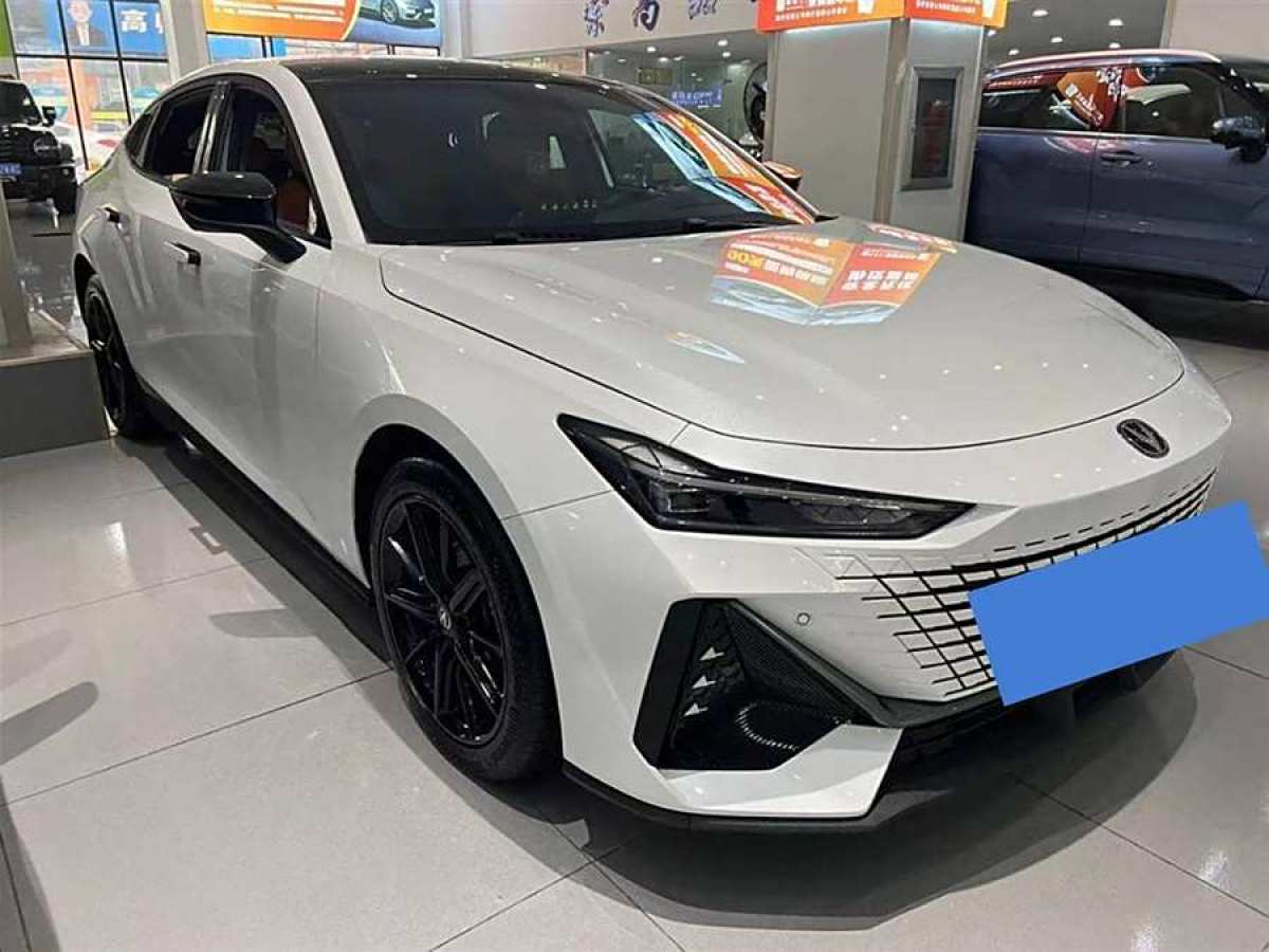 長安 長安UNI-V  2022款 1.5T 尊貴型圖片