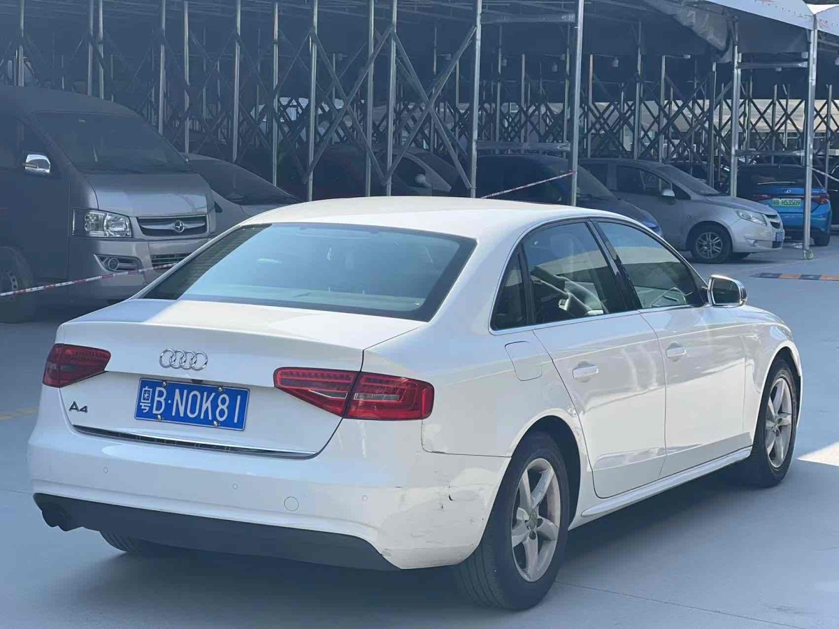 奧迪 奧迪A4L  2015款 35 TFSI 自動標(biāo)準(zhǔn)型圖片