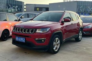 指南者 Jeep 220T 自動(dòng)四驅(qū)精英版