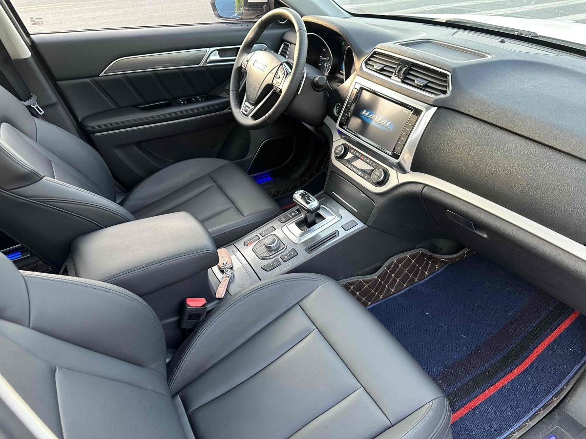 哈弗 H6 Coupe  2015款 藍(lán)標(biāo) 2.0T 自動(dòng)兩驅(qū)尊貴型圖片