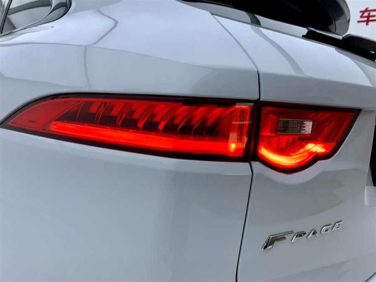 捷豹 F-PACE  2020款 2.0T 賽旗版圖片