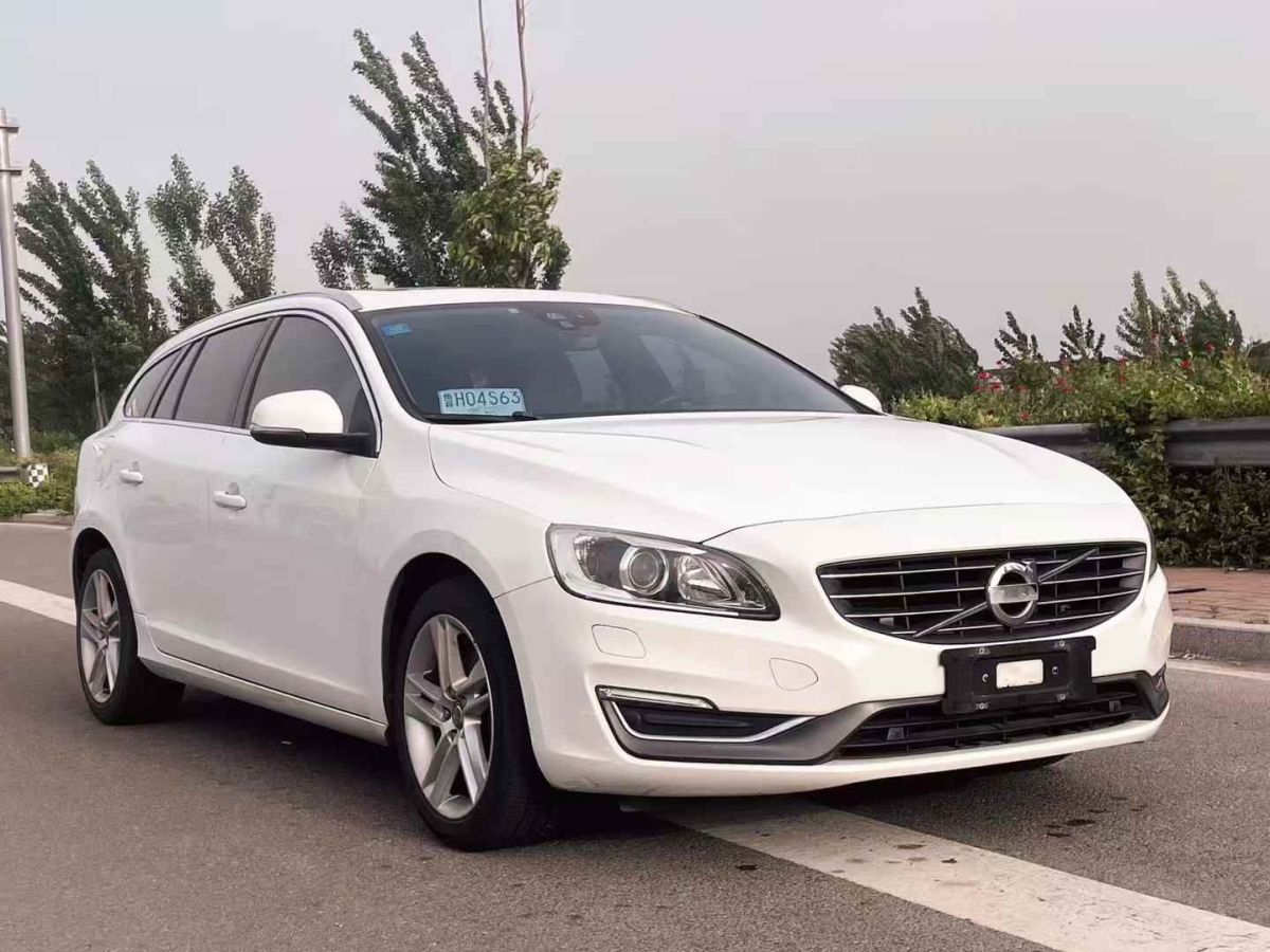 沃爾沃 V60  2014款 2.0T 個(gè)性運(yùn)動(dòng)版圖片