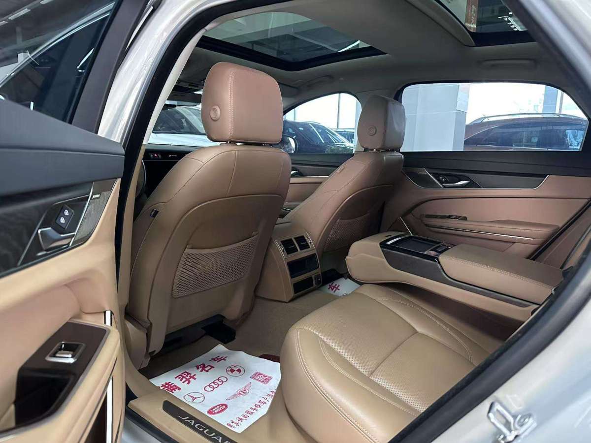 捷豹 XFL  2024款 2.0T P250 兩驅(qū)尊享豪華版圖片
