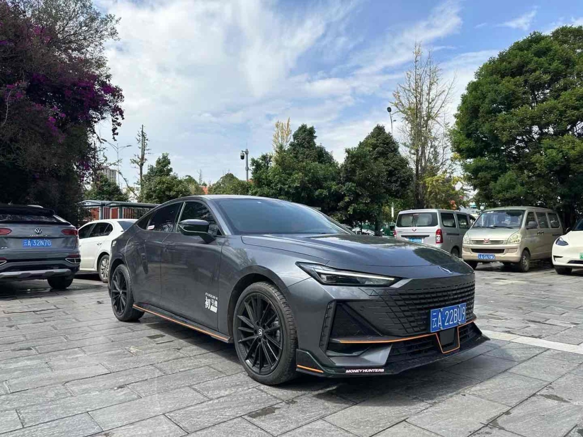 長(zhǎng)安 長(zhǎng)安UNI-V  2022款 1.5T 運(yùn)動(dòng)版圖片