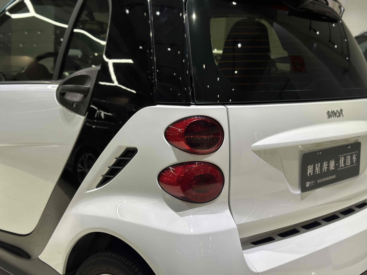 smart fortwo  2012款 1.0 MHD 硬頂標(biāo)準(zhǔn)版圖片