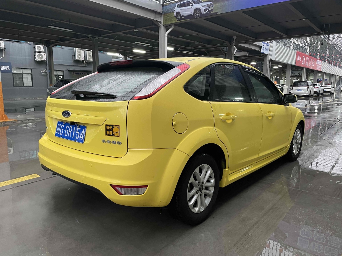 福特 ?？怂? 2011款 兩廂 1.8L 自動(dòng)時(shí)尚型圖片