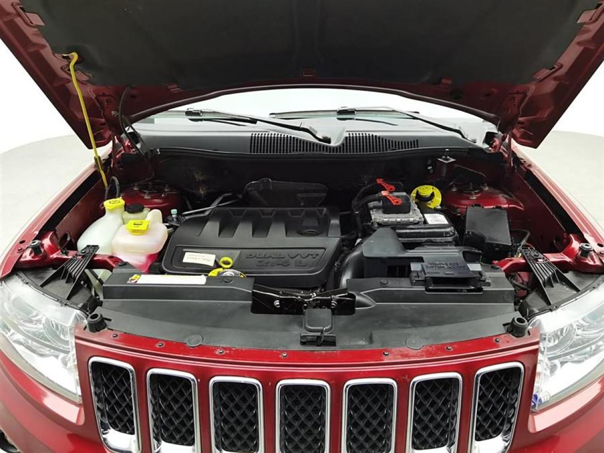 Jeep 指南者  2012款 2.4L 四驅運動版圖片