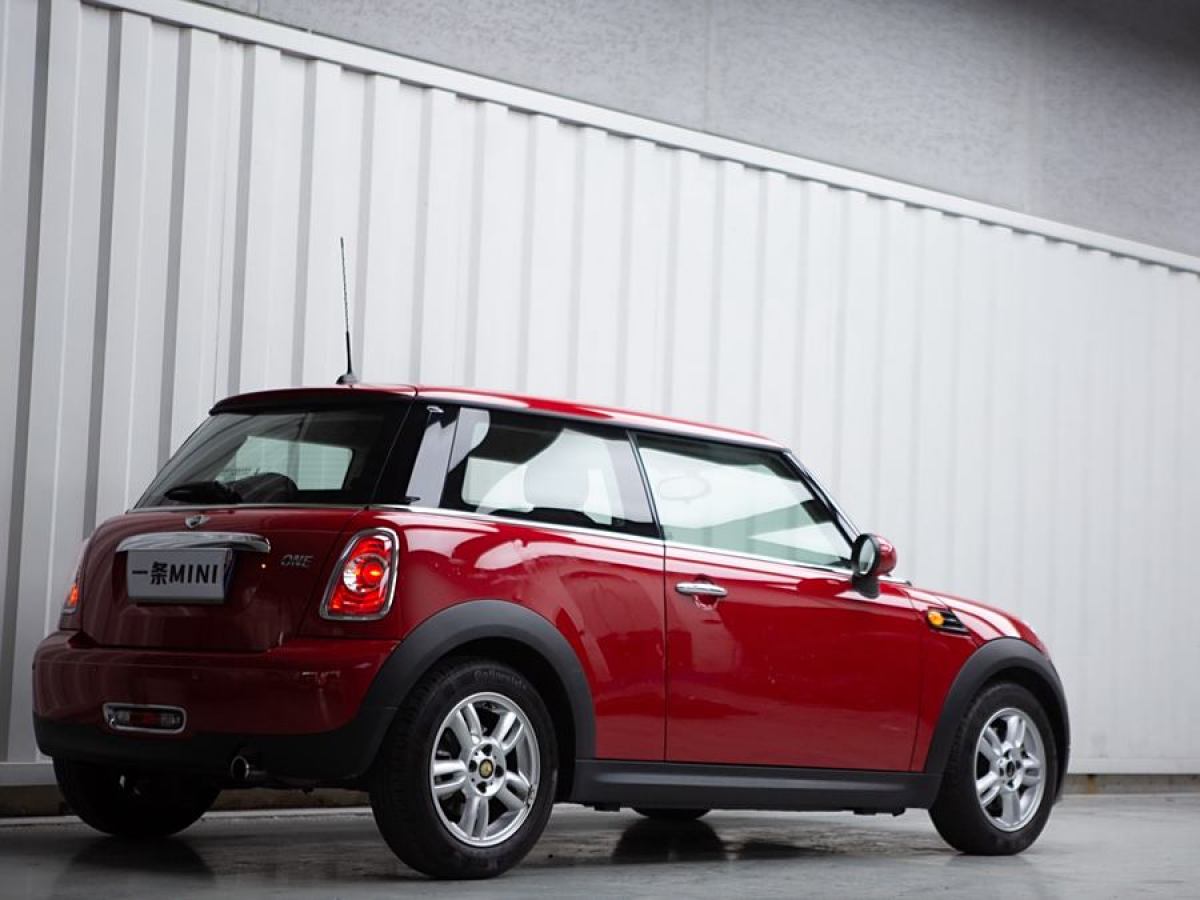 2013年5月MINI COUNTRYMAN  2011款 1.6L COOPER Fun