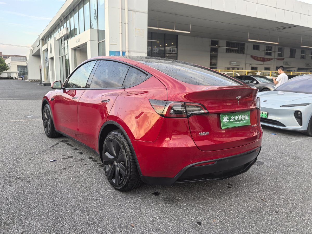 特斯拉 Model Y  2021款 改款 標(biāo)準(zhǔn)續(xù)航后驅(qū)升級版圖片