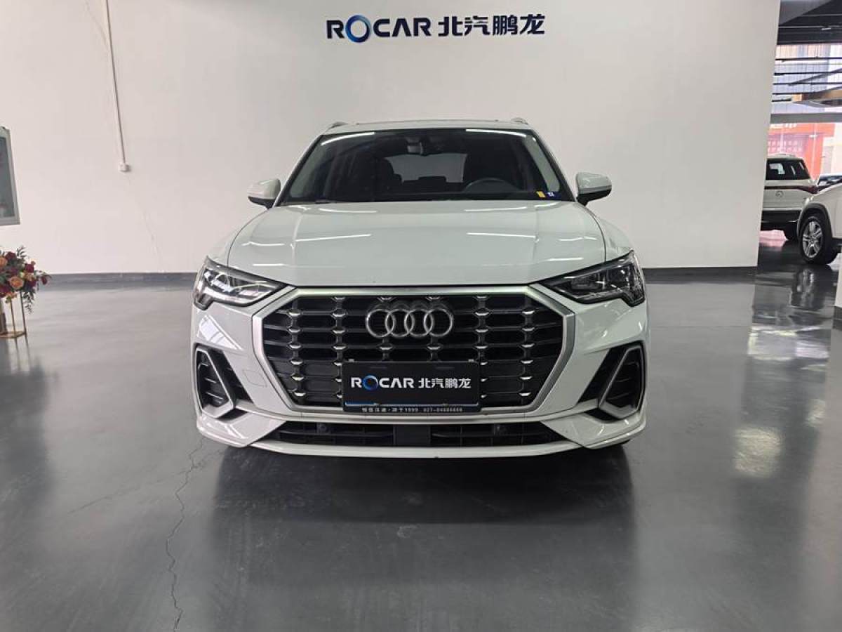 奧迪 奧迪Q3  2020款 35 TFSI 時(shí)尚動(dòng)感型圖片