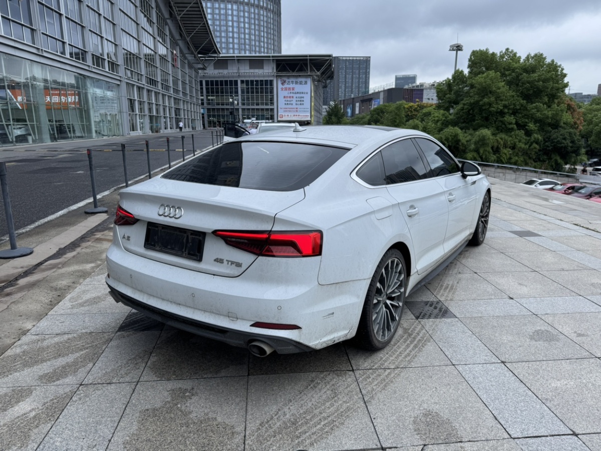 奧迪 奧迪A5  2017款 Sportback 45 TFSI 時(shí)尚型圖片