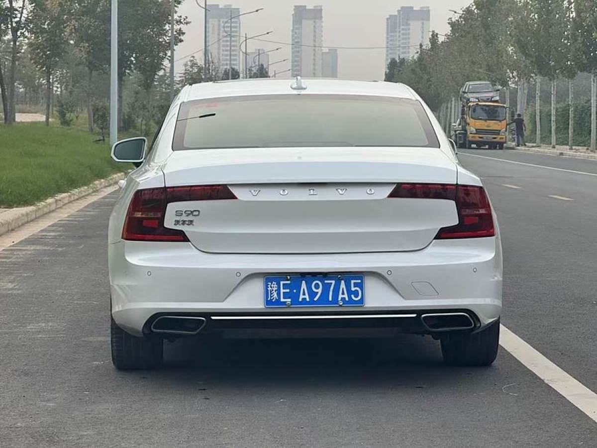 沃爾沃 S90  2018款 T4 智遠(yuǎn)版圖片