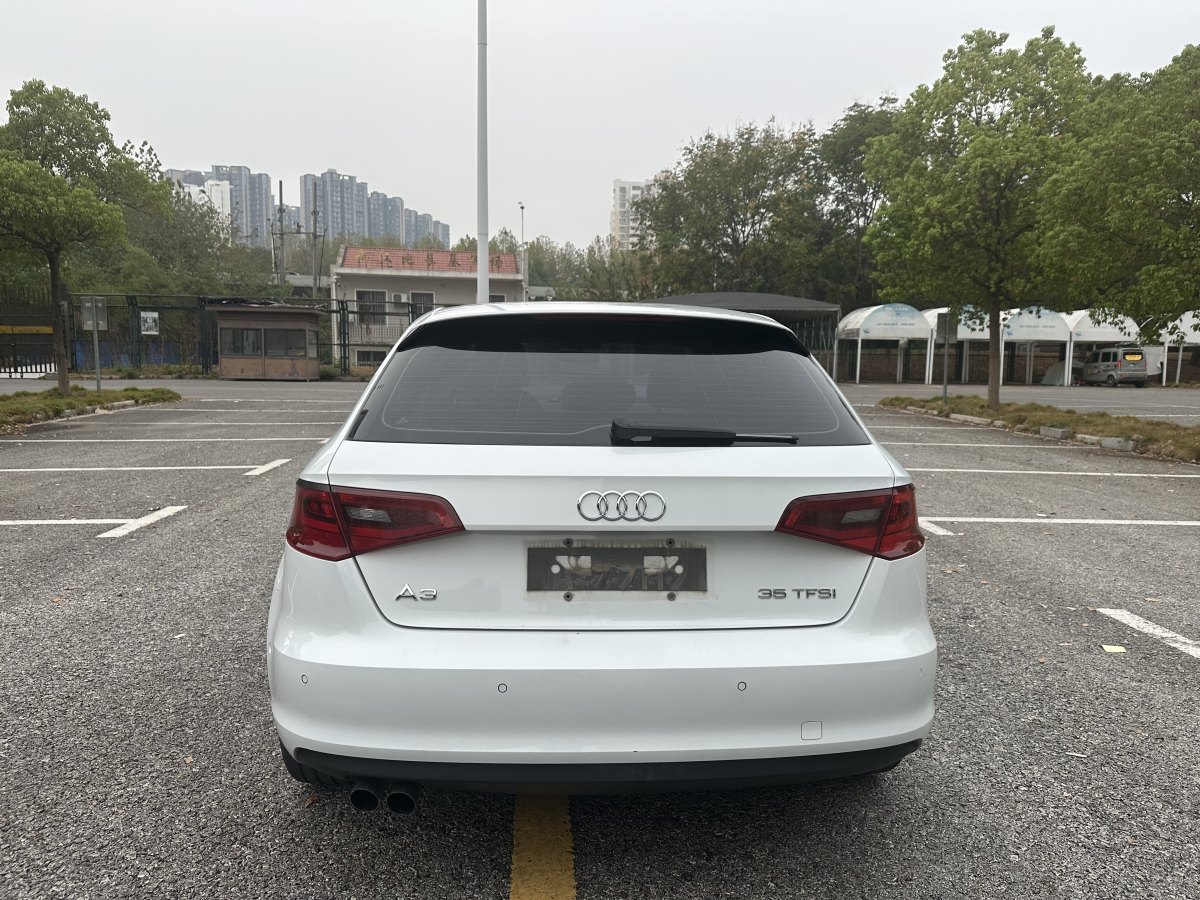 奧迪 奧迪A3  2015款 Sportback 35 TFSI 百萬(wàn)紀(jì)念智領(lǐng)型圖片