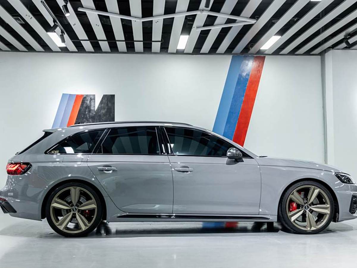 2024年1月奧迪 奧迪RS 4  2023款 RS4 Avant 暗金版